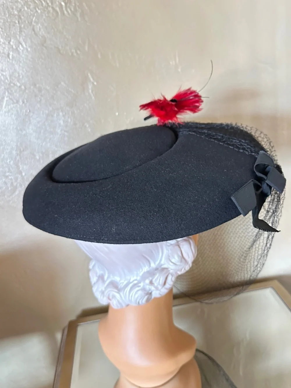 SUPERB 1940's BLACK FELT WIDE BRIM HAT + RED FEATHER 